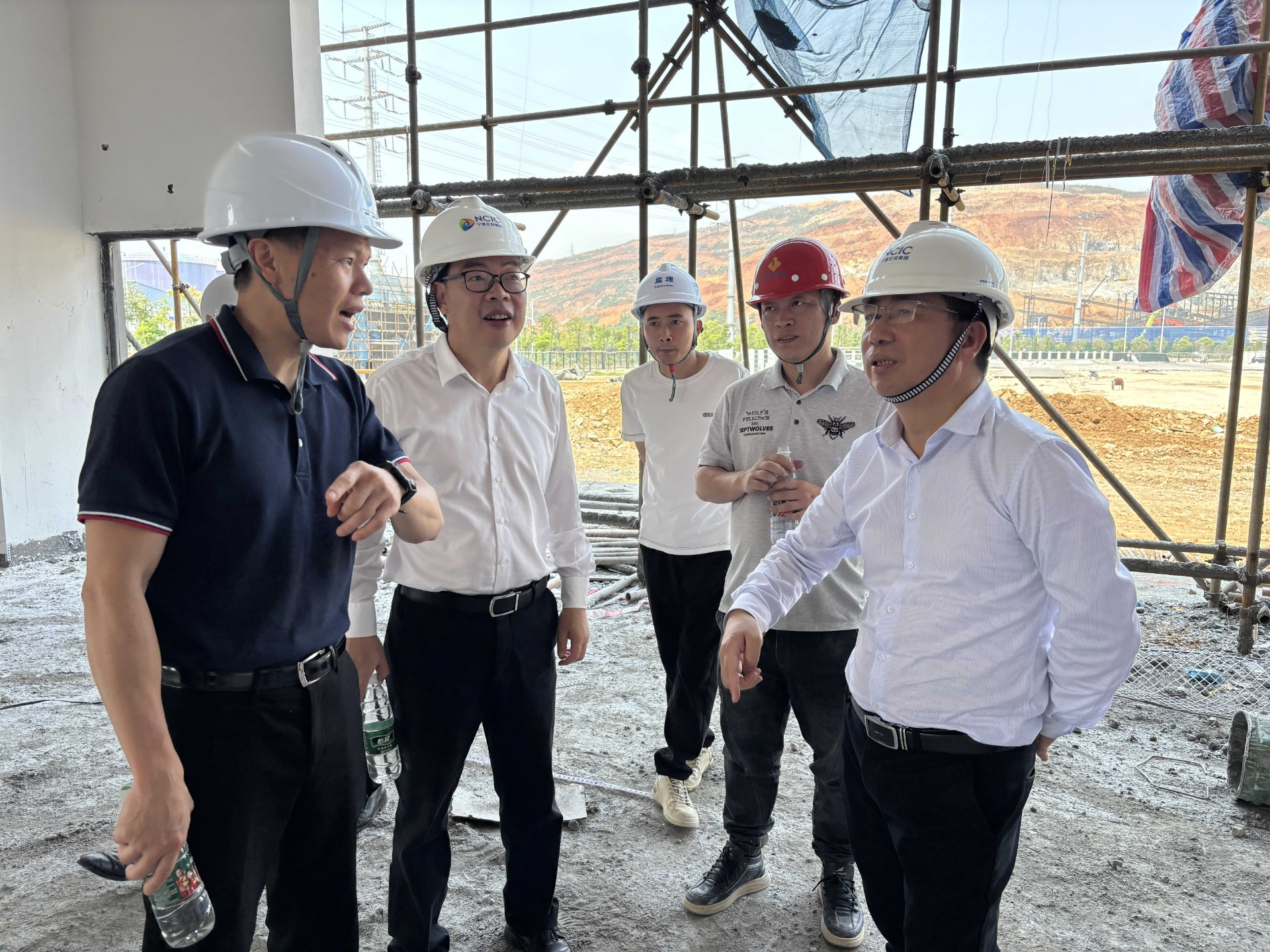 市交投集團領(lǐng)導(dǎo)深入市交投項目開展五一節(jié)前安全檢查，賴海瀾拍攝2_new.jpg